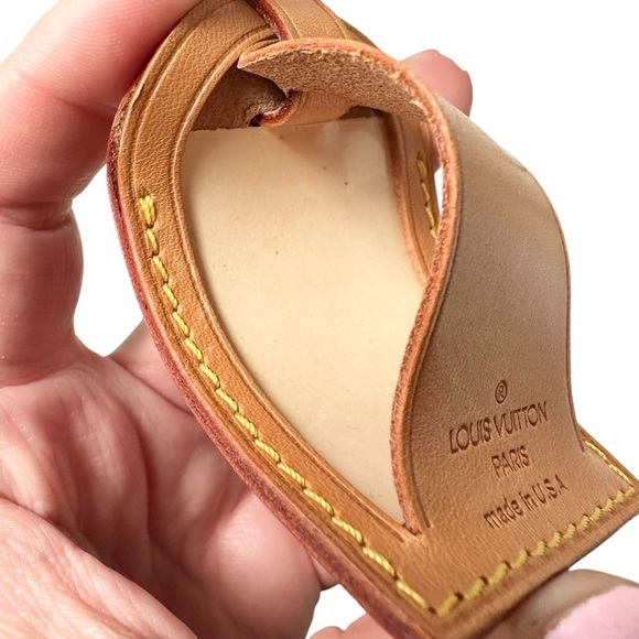 Authentic Louis Vuitton Vachetta Leather Large Luggage Tag with Poignet - Picture 3 of 8